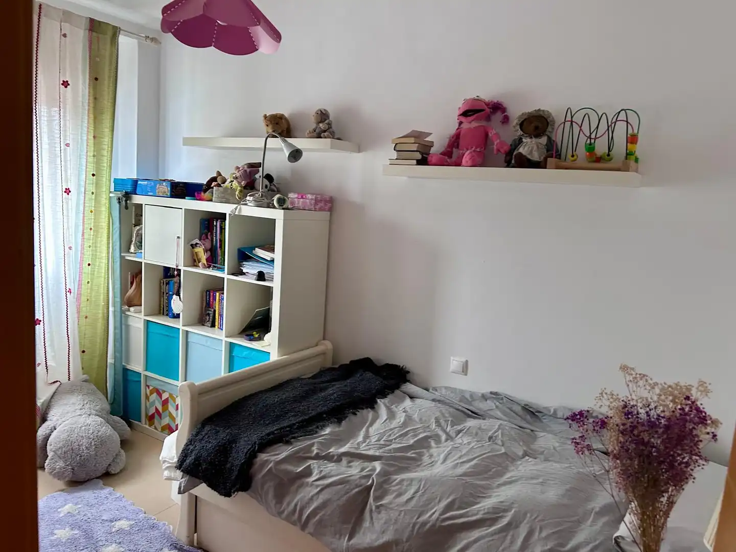 Habitación de Casa adosada en venta en Valladolid con Aire acondicionado, Calefacción y Jardín privado