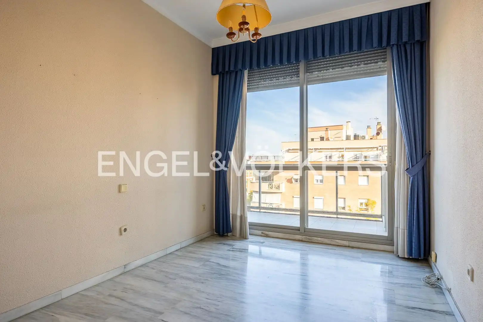 Bedroom of Flat for sale in Sevilla  with Air Conditioner, Heating and Terrace