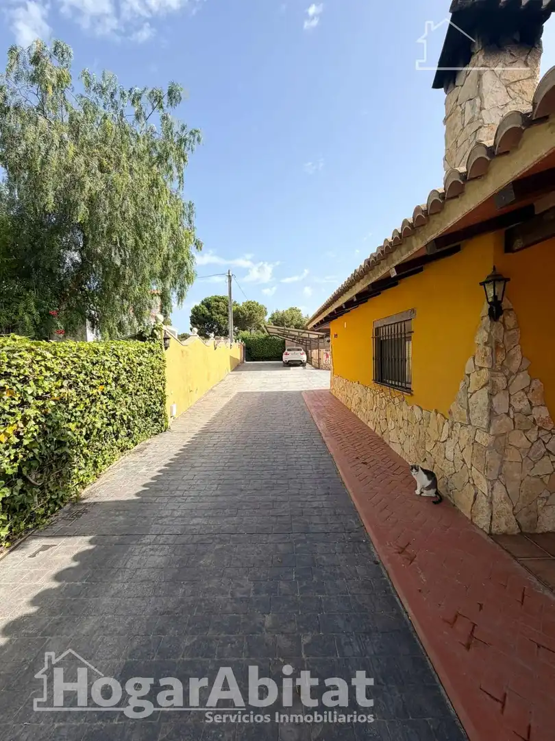 Exterior view of Houses for sale in Náquera  with Air Conditioner, Private garden and Terrace