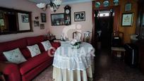 Sala d'estar de Casa adosada en venda en  Madrid Capital amb Aire condicionat