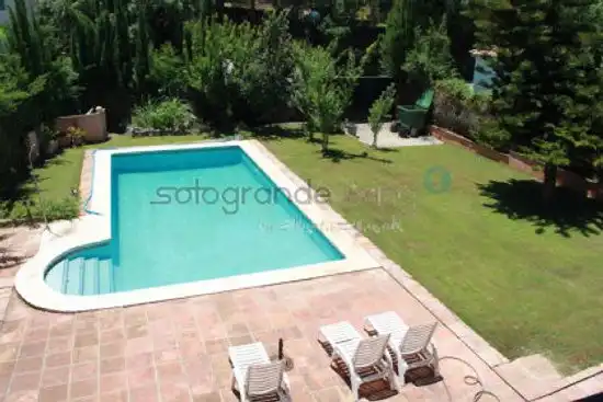 Piscina de Casa o xalet de lloguer en Sotogrande amb Calefacció, Jardí privat i Terrassa