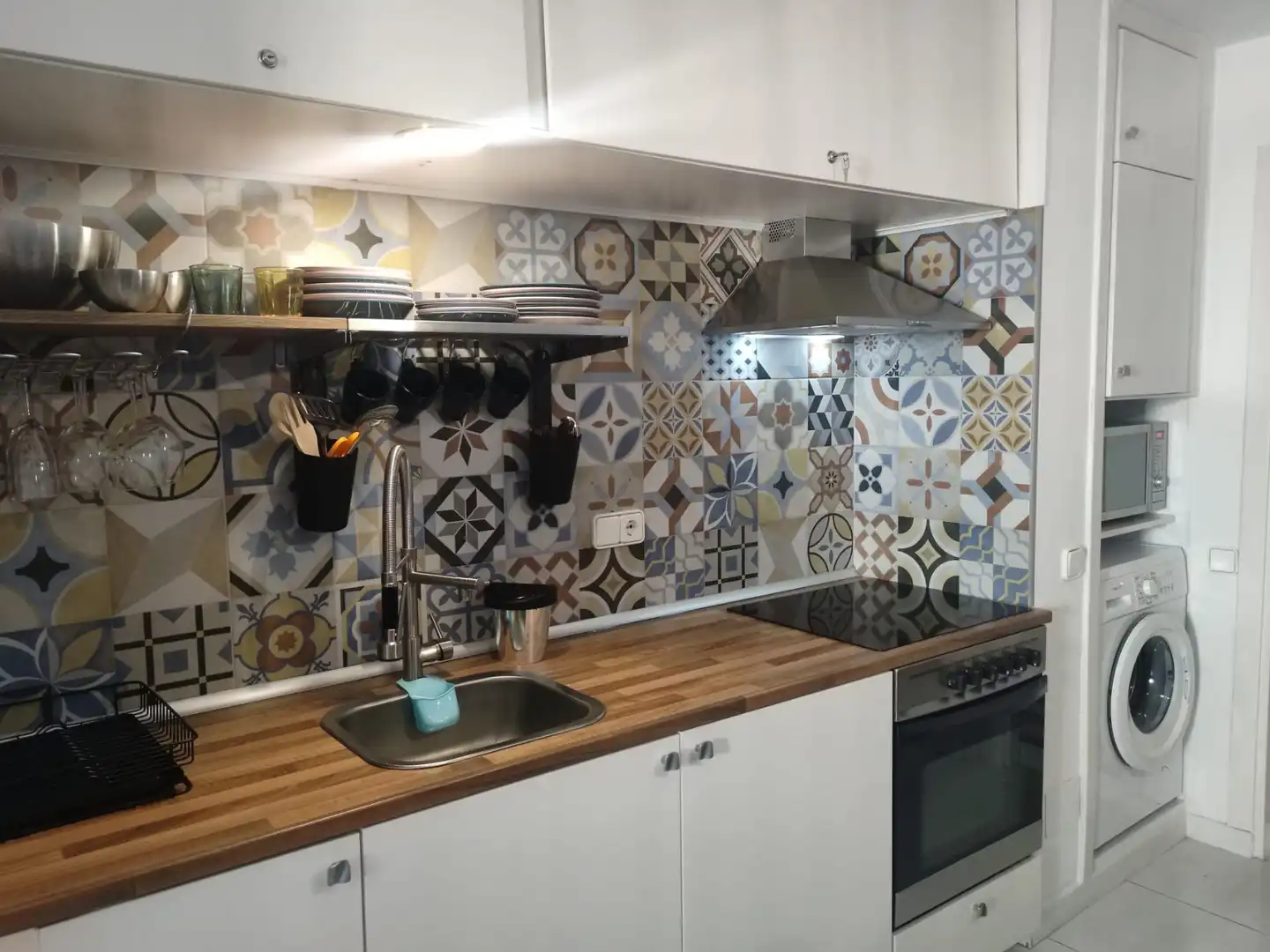 Cuina de Apartament de lloguer en Sant Pere de Ribes amb Moblat, Microones i TV