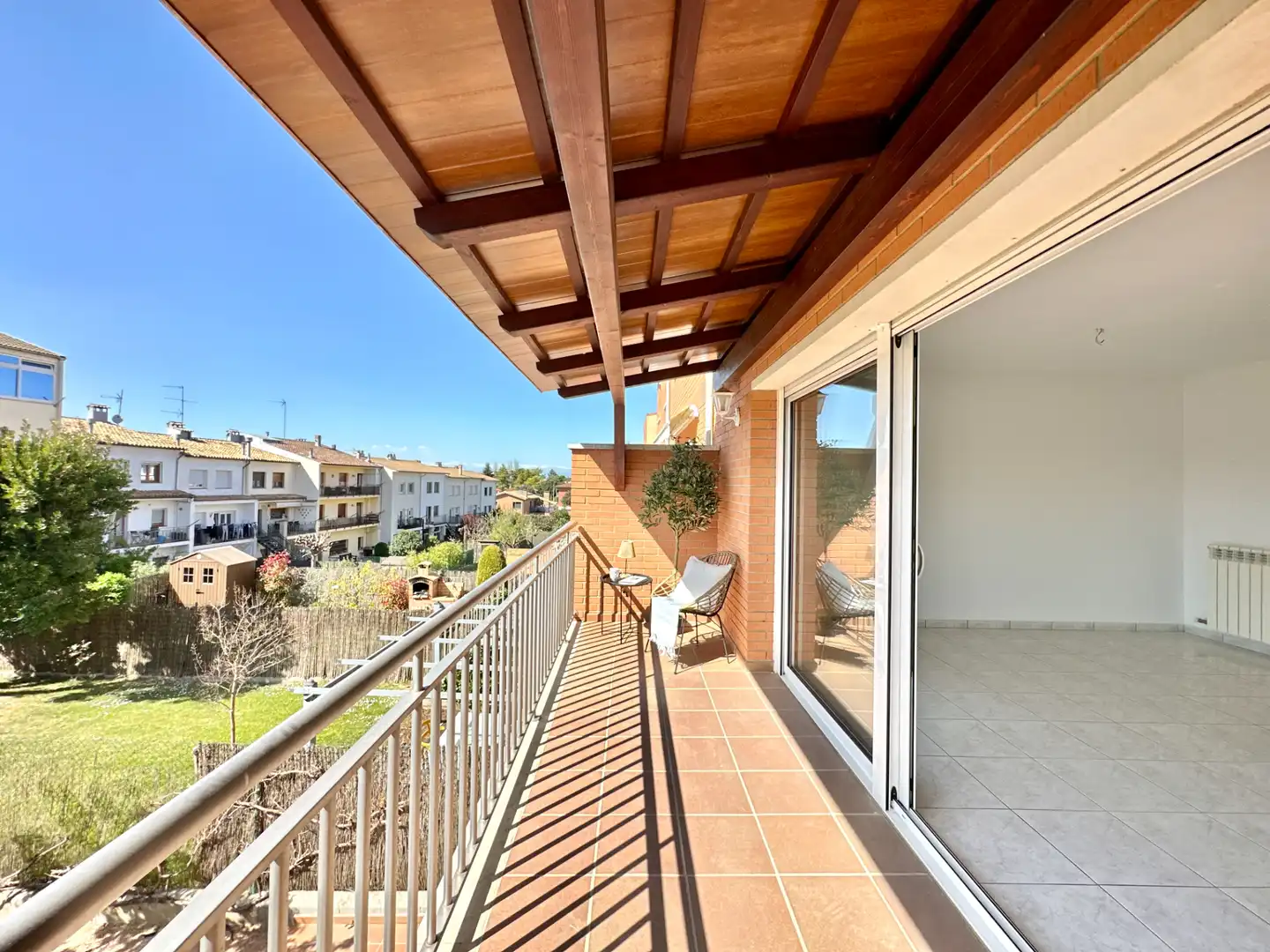 Terrasse von Einfamilien-Reihenhaus zum Verkauf in Taradell mit Heizung, Privatgarten und Terrasse