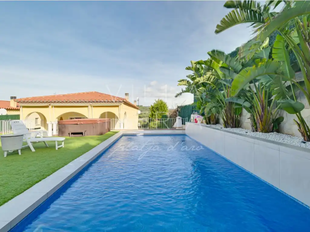 Casa amb piscina en venda a Paseo Ametista 27, imagen 2