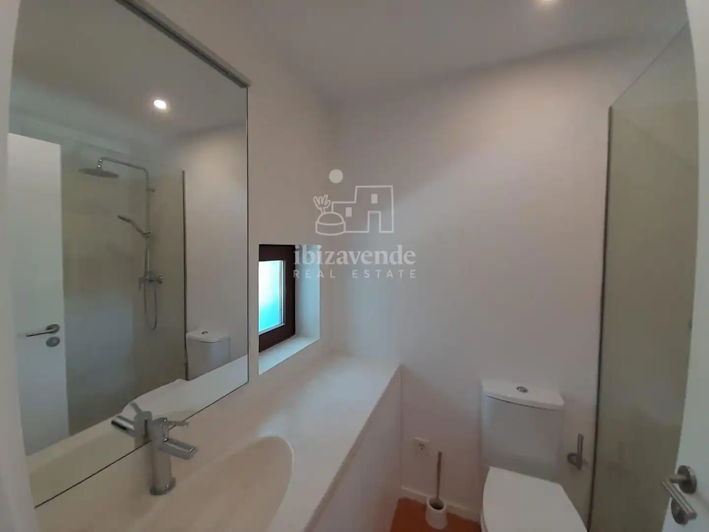 Baño de Casa o chalet en venta en Santa Eulària des Riu con Aire acondicionado, Calefacción y Terraza
