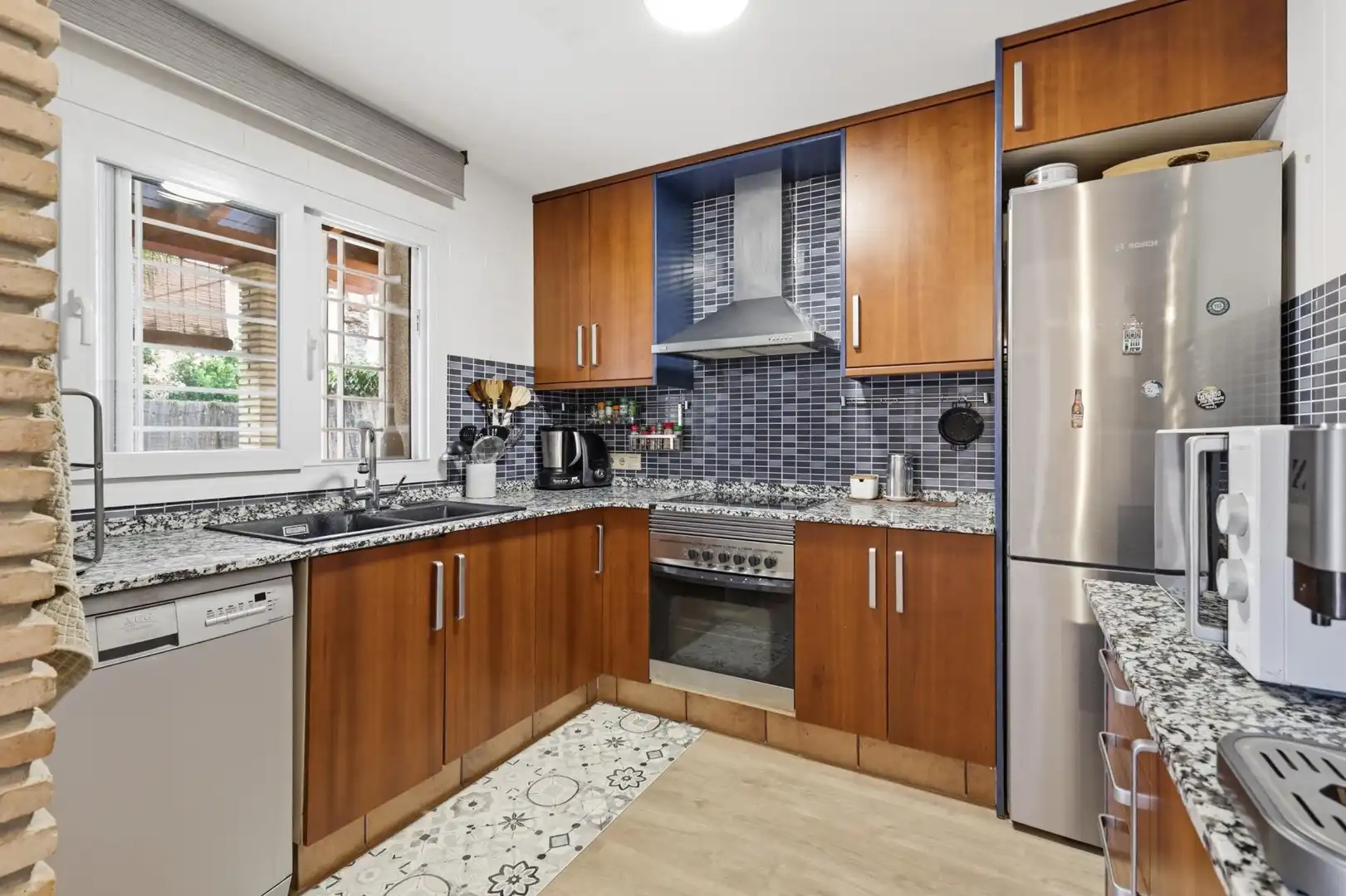 Kitchen of Houses for sale in La Pobla de Vallbona  with Air Conditioner, Heating and Private garden
