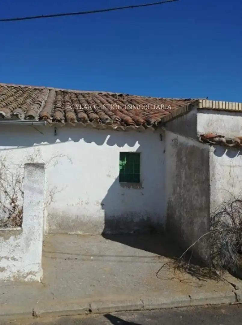 Vista exterior de Casa adosada en venda en Terradillos amb Calefacció