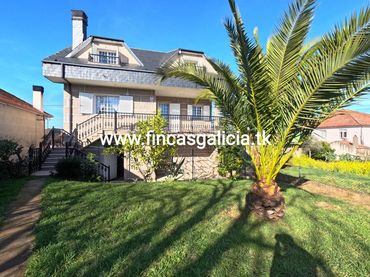 Chalet con balcón en venta en Vilardevós
