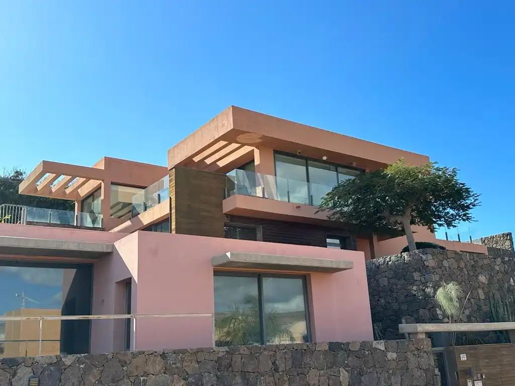 Exterior view of Houses for sale in San Bartolomé de Tirajana  with Air Conditioner, Private garden and Parquet flooring