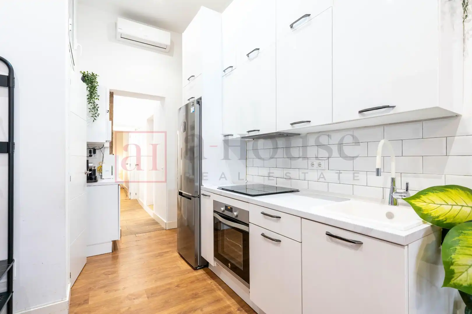 Cuina de Dúplex en venda en Madrid amb Aire condicionat, Calefacció i Moblat