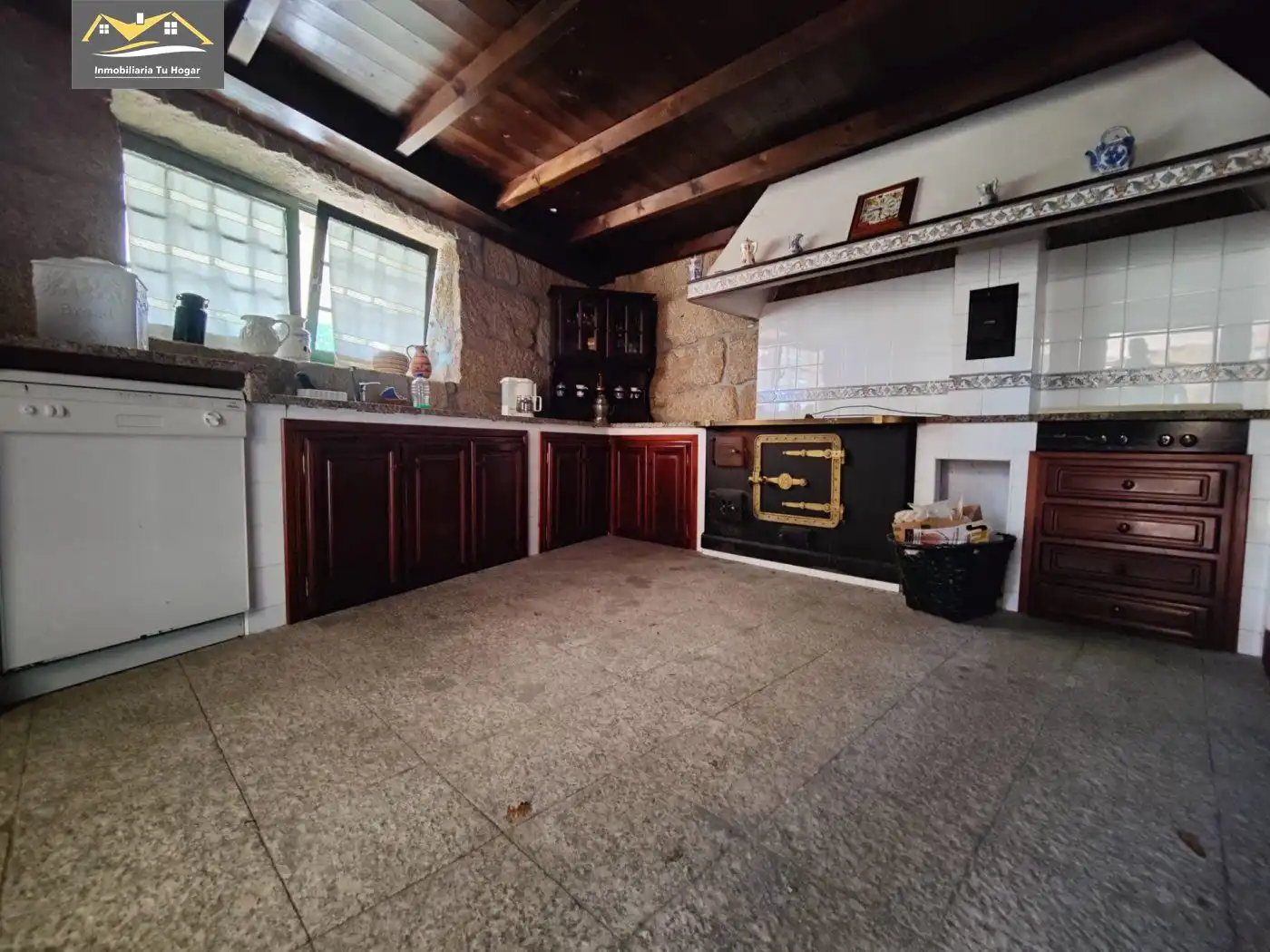 Kitchen of Houses for sale in Coles  with Heating, Private garden and Terrace