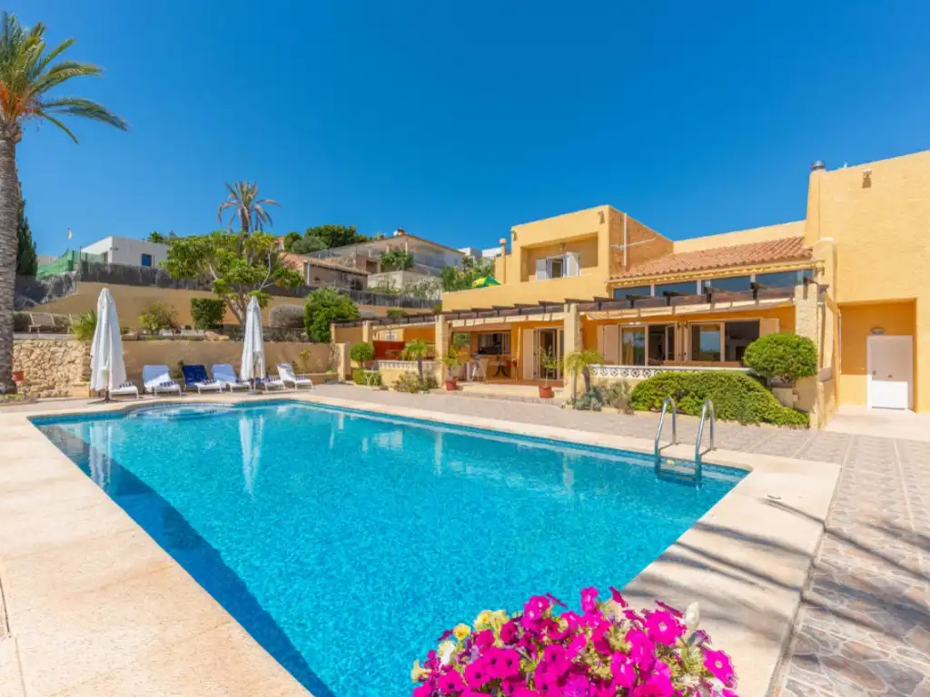 Houses for sale in Avenida Europa, Poble Nou - Montiboli