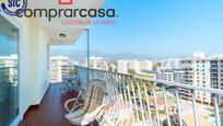 Vista exterior de Apartament en venda en Benicasim / Benicàssim amb Terrassa, Moblat i Piscina comunitària