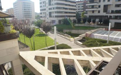 Vista exterior de Pis en venda en  Logroño amb Aire condicionat, Parquet i Terrassa