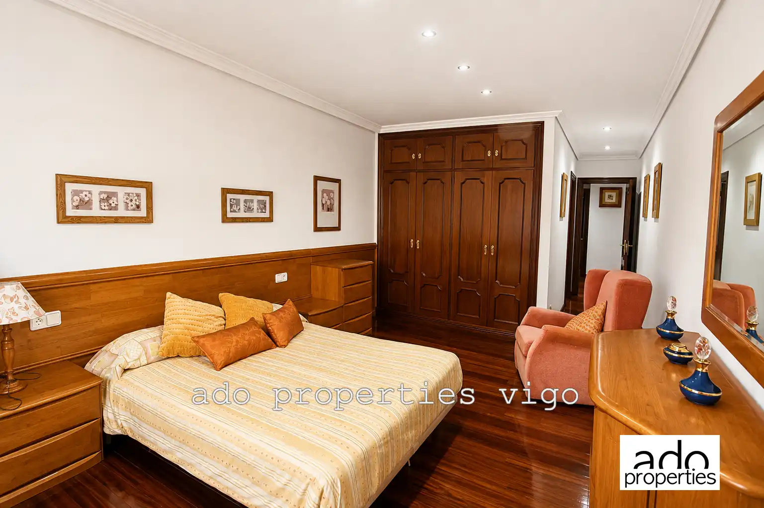 Habitación de Piso en venta en Vigo  con Calefacción, Parquet y Trastero