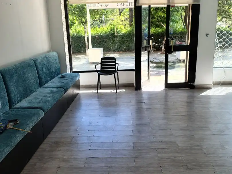 Local de alquiler en Mairena del Aljarafe con Aire acondicionado y Terraza