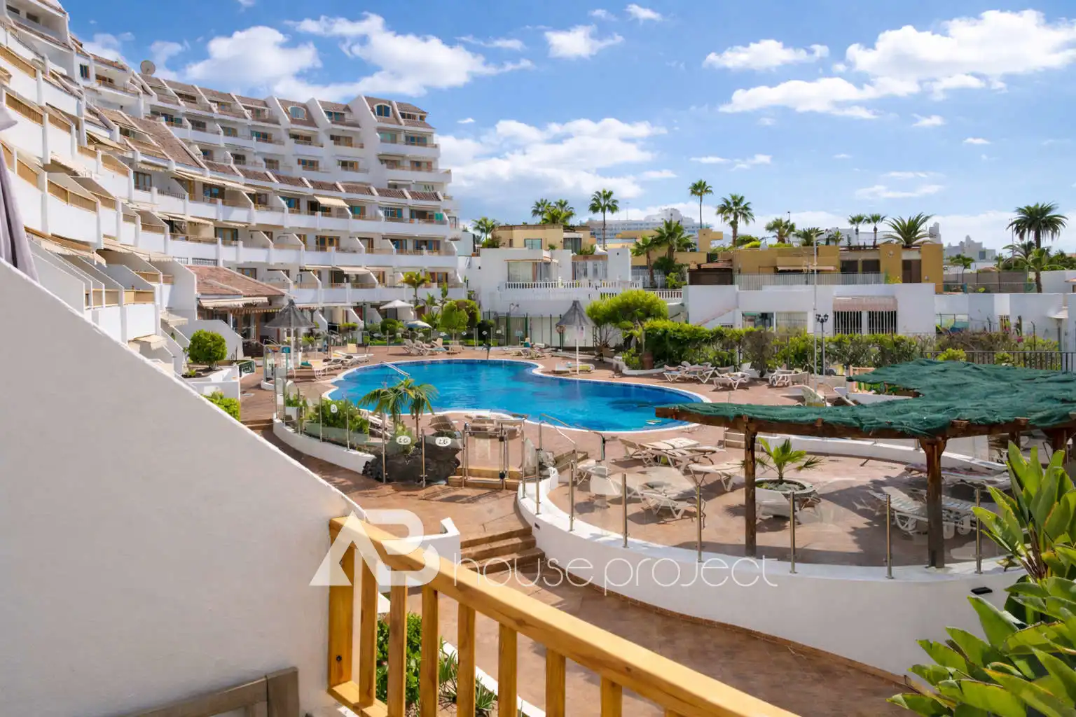 Vista exterior de Estudio en venta en Adeje con Terraza, Amueblado y Piscina comunitaria