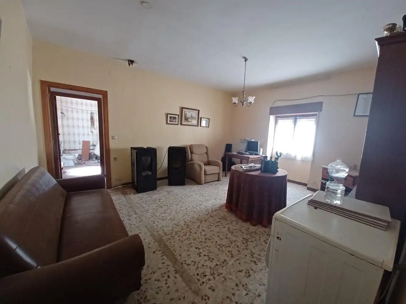 Sala d'estar de Casa o xalet en venda en Casas de los Pinos