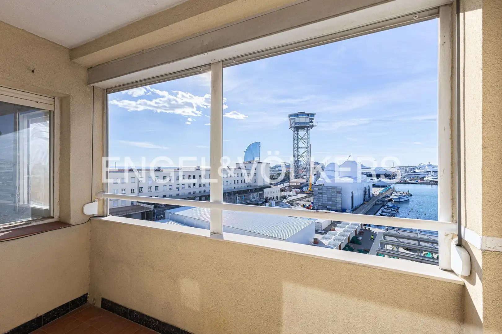 Außenansicht von Wohnung zum Verkauf in Barcelona mit Heizung