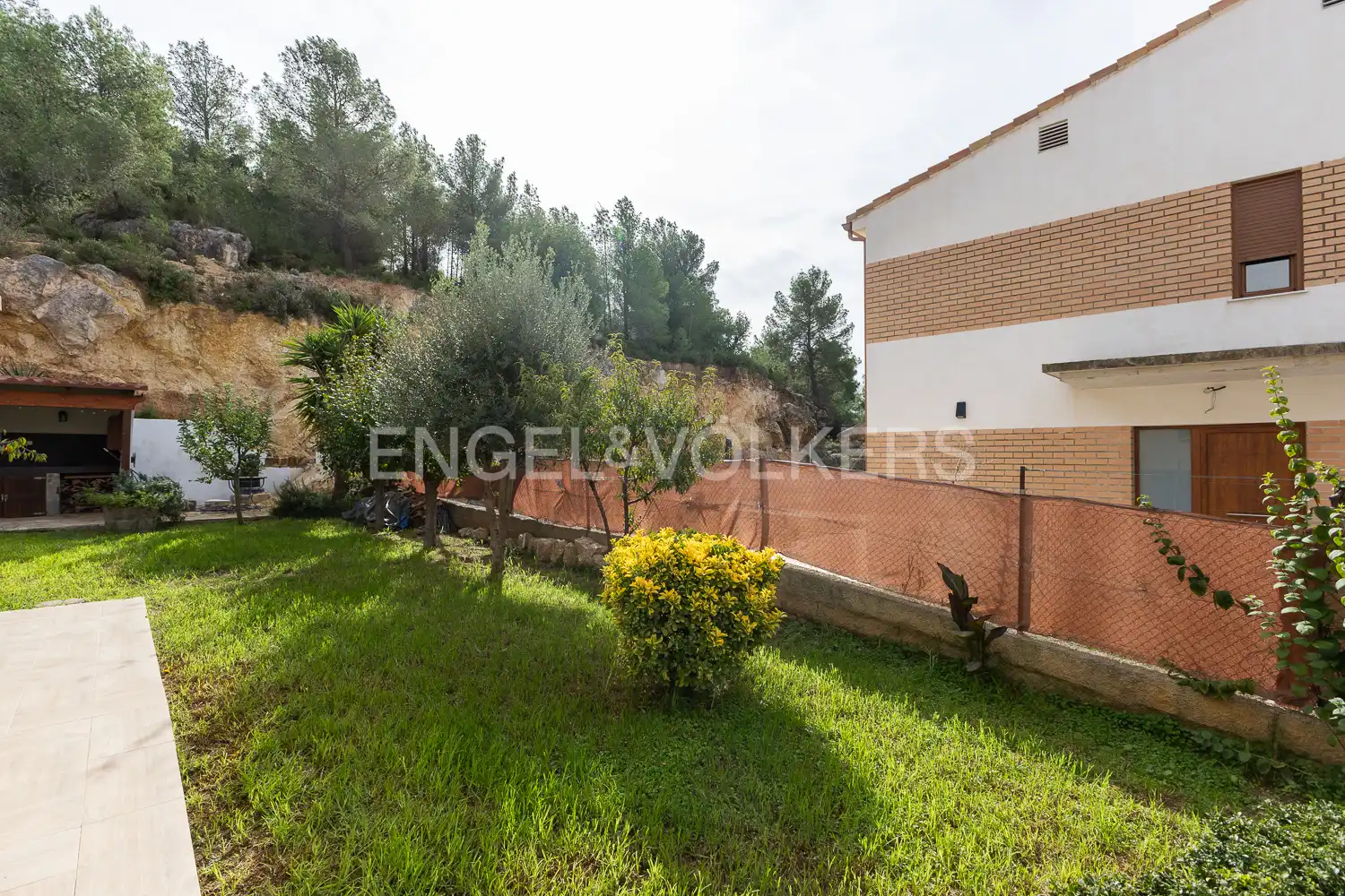 Houses for rent in Chiva, Valencia