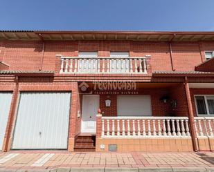 Exterior view of Single-family semi-detached for sale in Valdestillas  with Heating, Private garden and Terrace