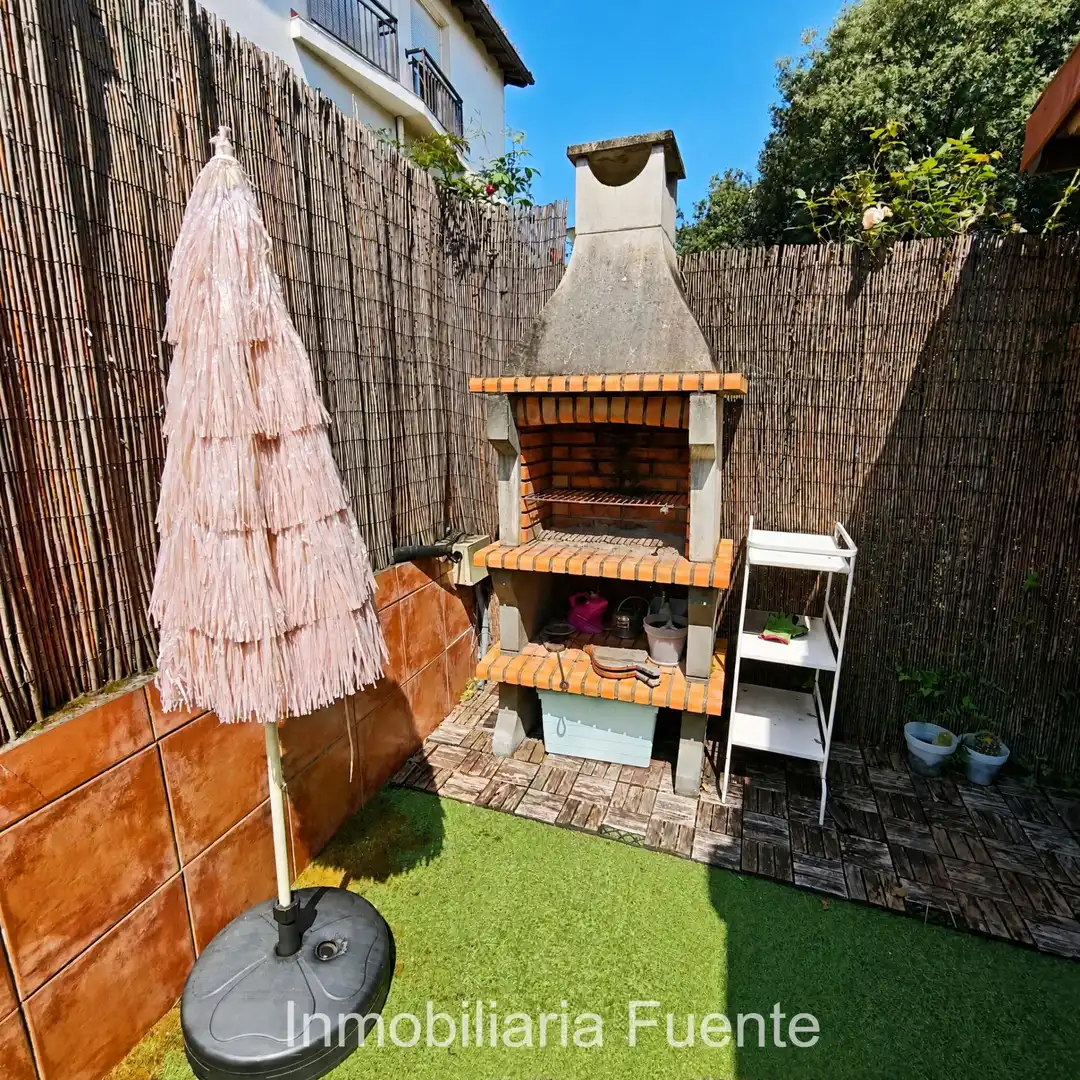 Garten von Einfamilien-Reihenhaus zum Verkauf in Muskiz mit Heizung, Privatgarten und Terrasse