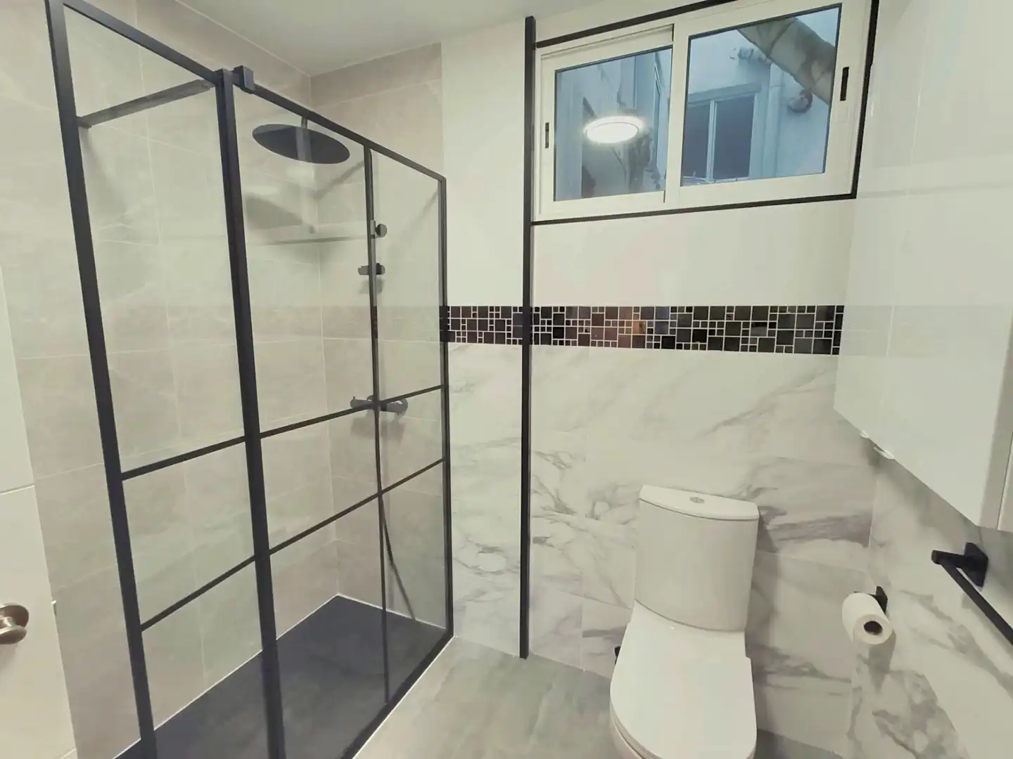 Bathroom of Flat for rent in Ferrol  with Heating, Furnished and Oven