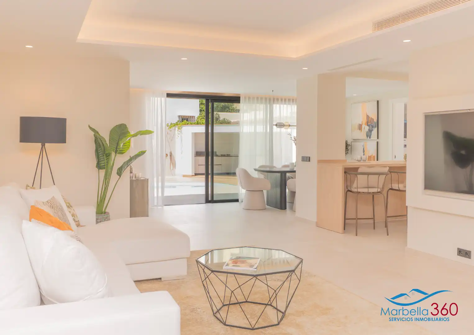 Sala de estar de Casa o chalet en venta en Estepona con Aire acondicionado, Calefacción y Jardín privado