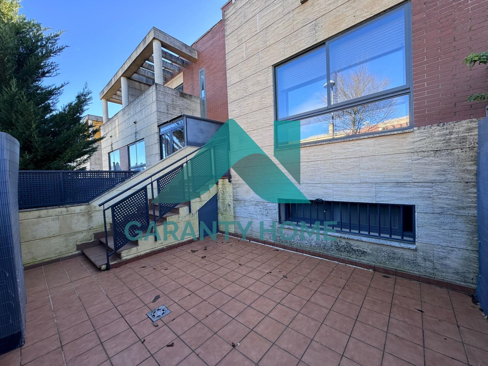 Exterior view of Single-family semi-detached for sale in Cáceres Capital  with Air Conditioner, Heating and Terrace