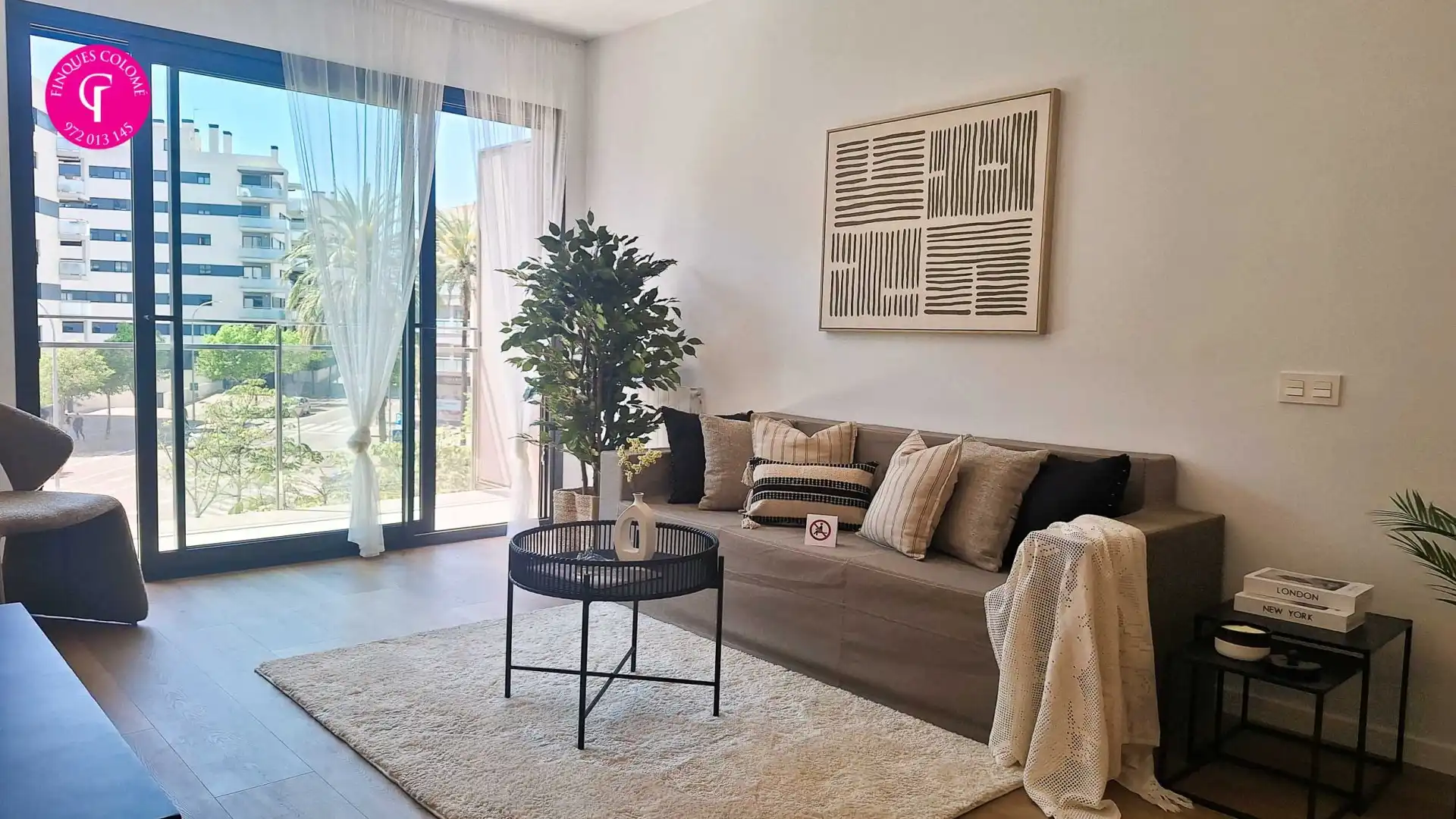 Sala de estar de Piso en venta en Girona con Aire acondicionado, Calefacción y Balcón
