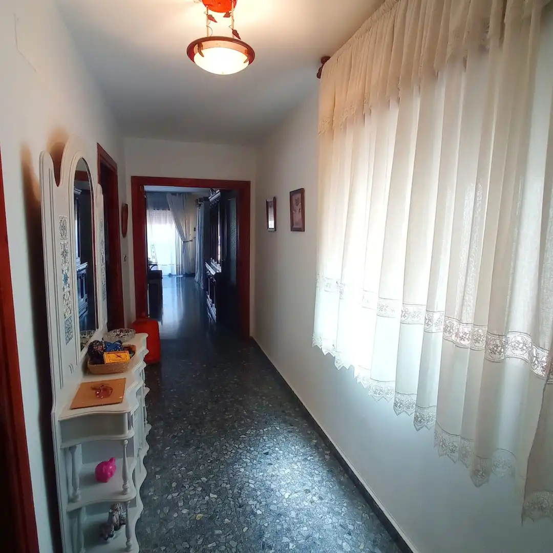 Wohnung zum Verkauf in Motril mit Terrasse und Abstellraum