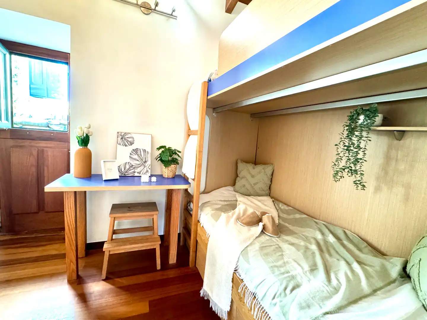 Habitación de Casa adosada en venta en Villaviciosa con Calefacción, Parquet y Amueblado