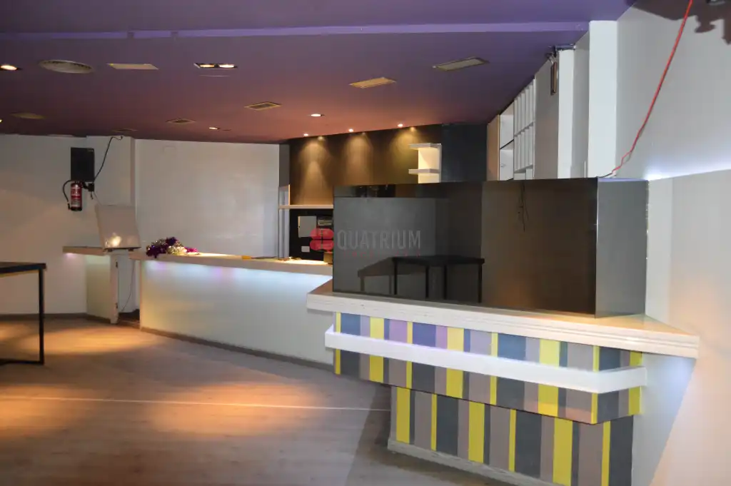 Commercial properties for rent in Santiago de Compostela   with Air Conditioner