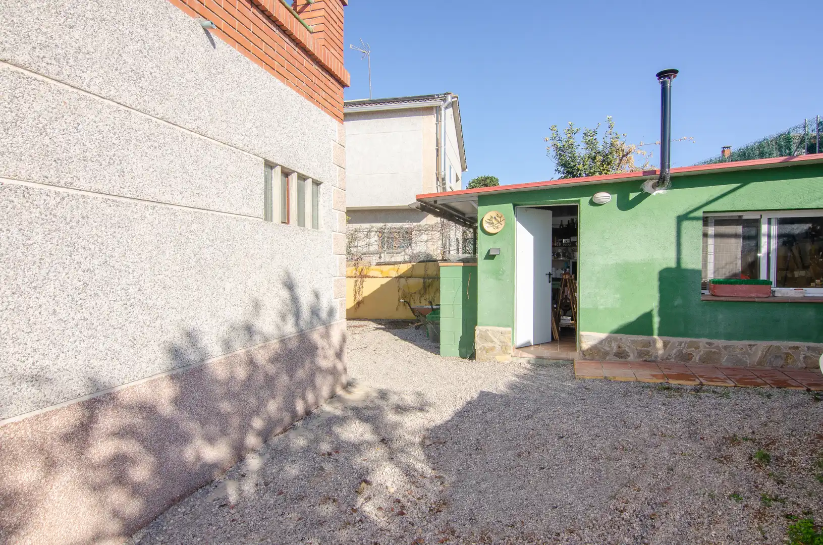 Exterior view of Houses for sale in Santa Eulàlia de Ronçana  with Air Conditioner, Private garden and Terrace