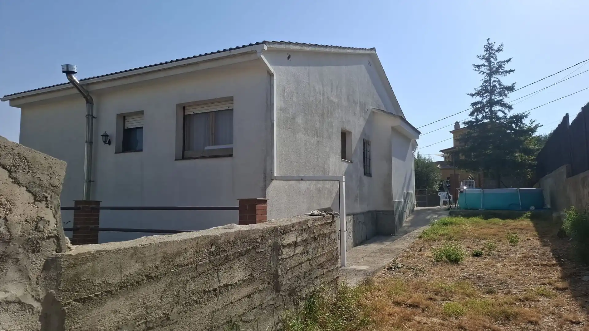 Vista exterior de Casa o xalet en venda en Vallirana amb Calefacció