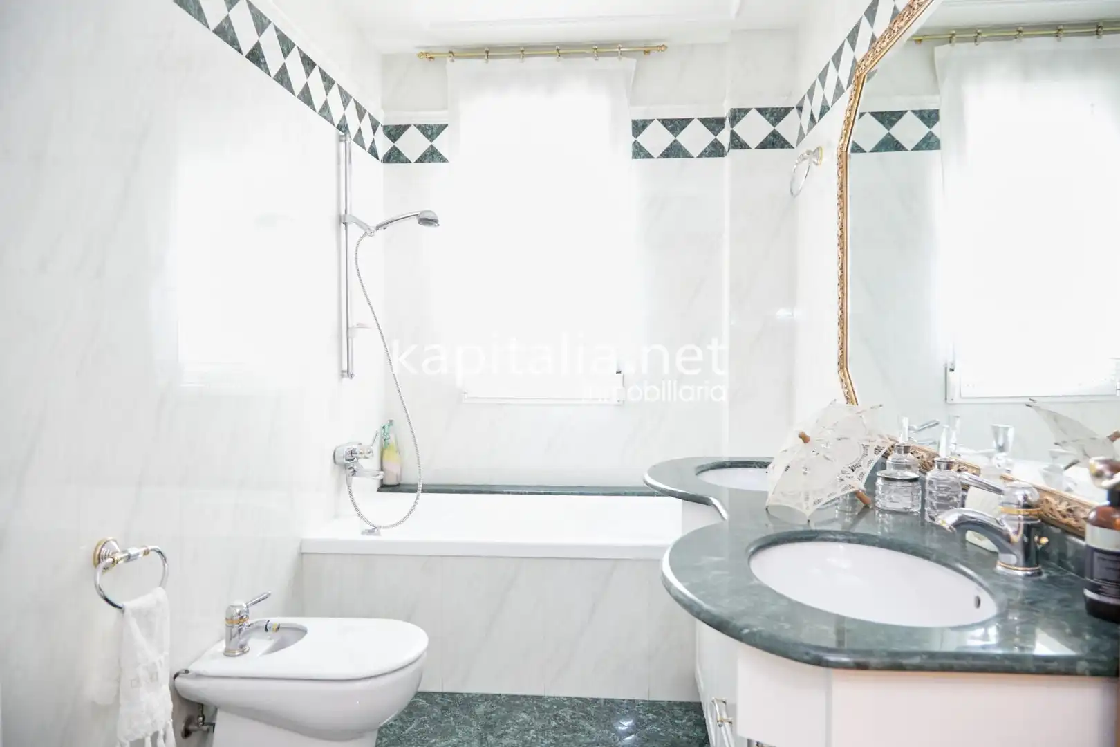 Baño de Casa adosada en venta en Albaida con Aire acondicionado, Terraza y Trastero