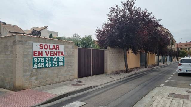 Terreno residencial en Venta en Calle CASAÑAL ALBERTO en Utebo