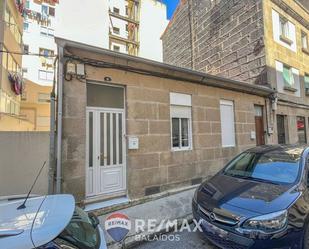 Vista exterior de Casa adosada en venda en Vigo  amb Terrassa i Traster