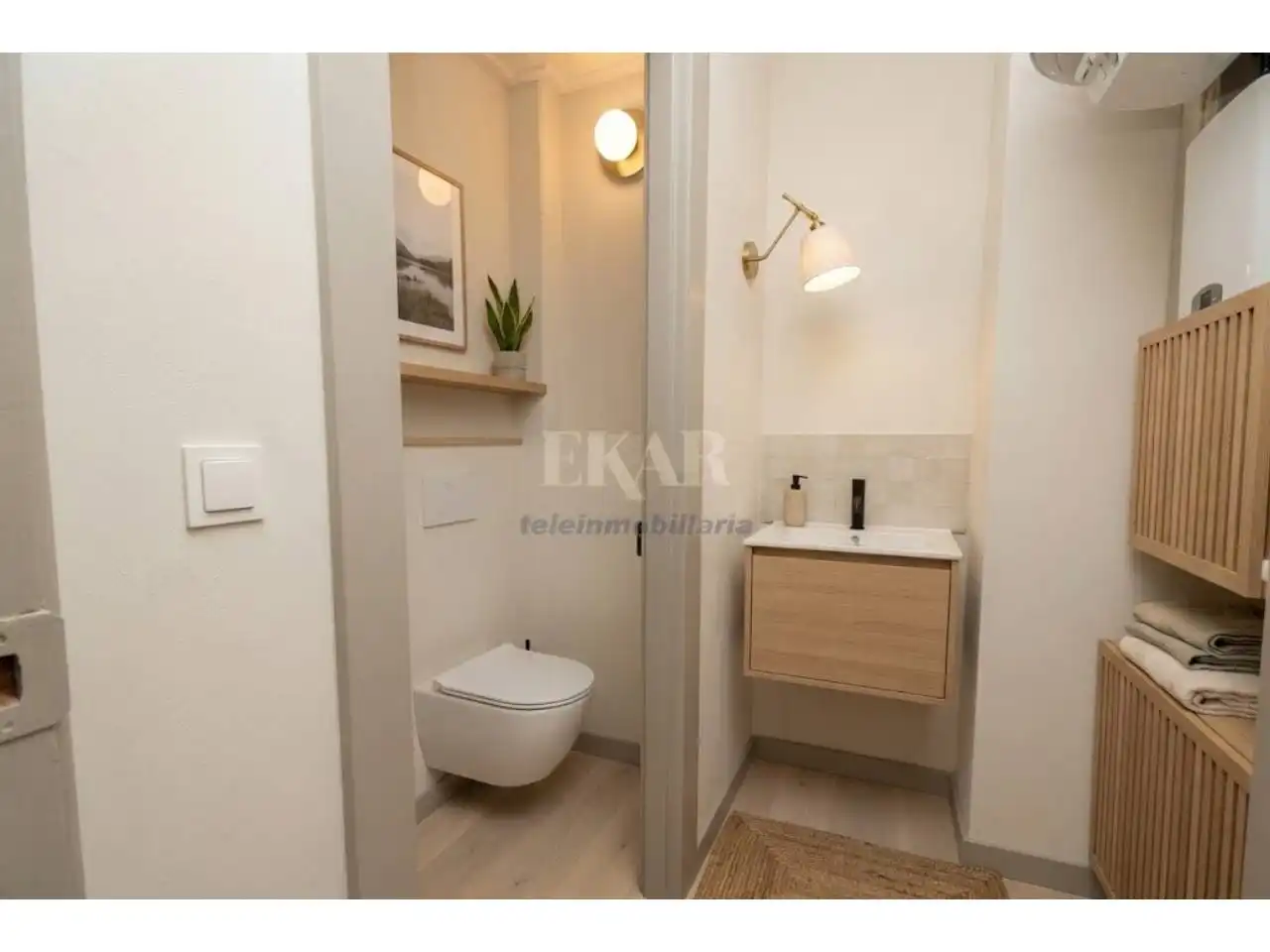 Bathroom of Commercial properties for sale in Irun 