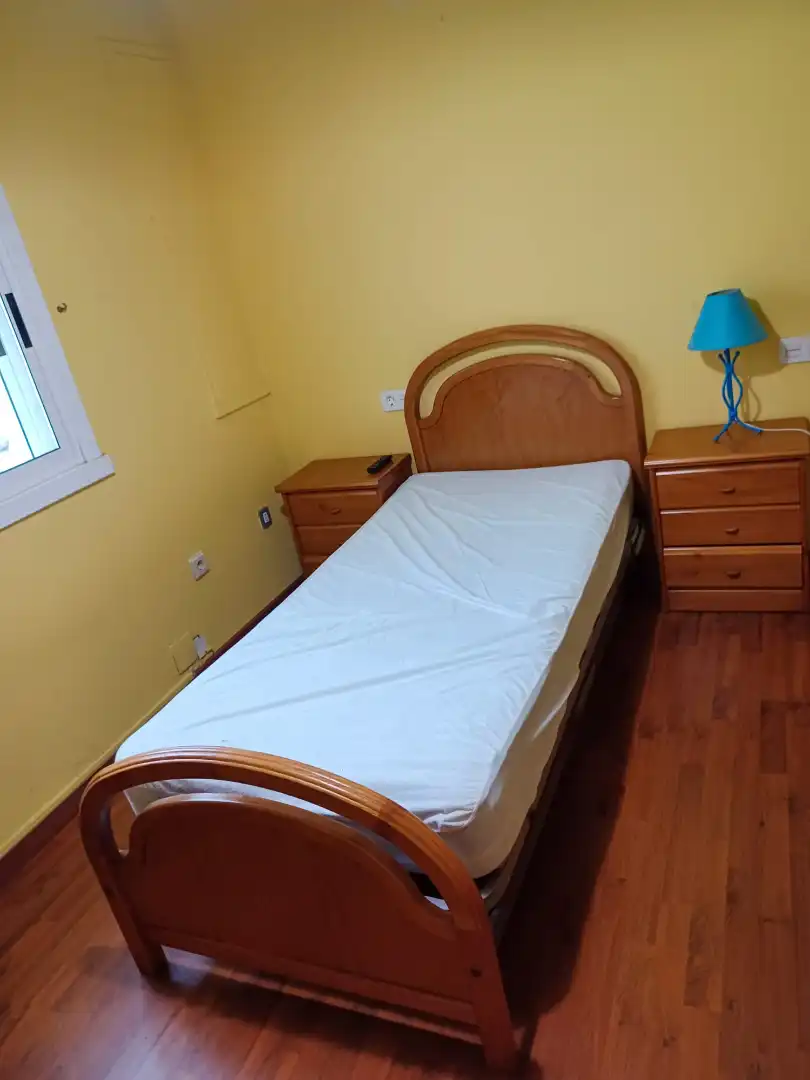 Schlafzimmer von Wohnung zur Miete in Santiago de Compostela  mit Heizung, Terrasse und Möbliert