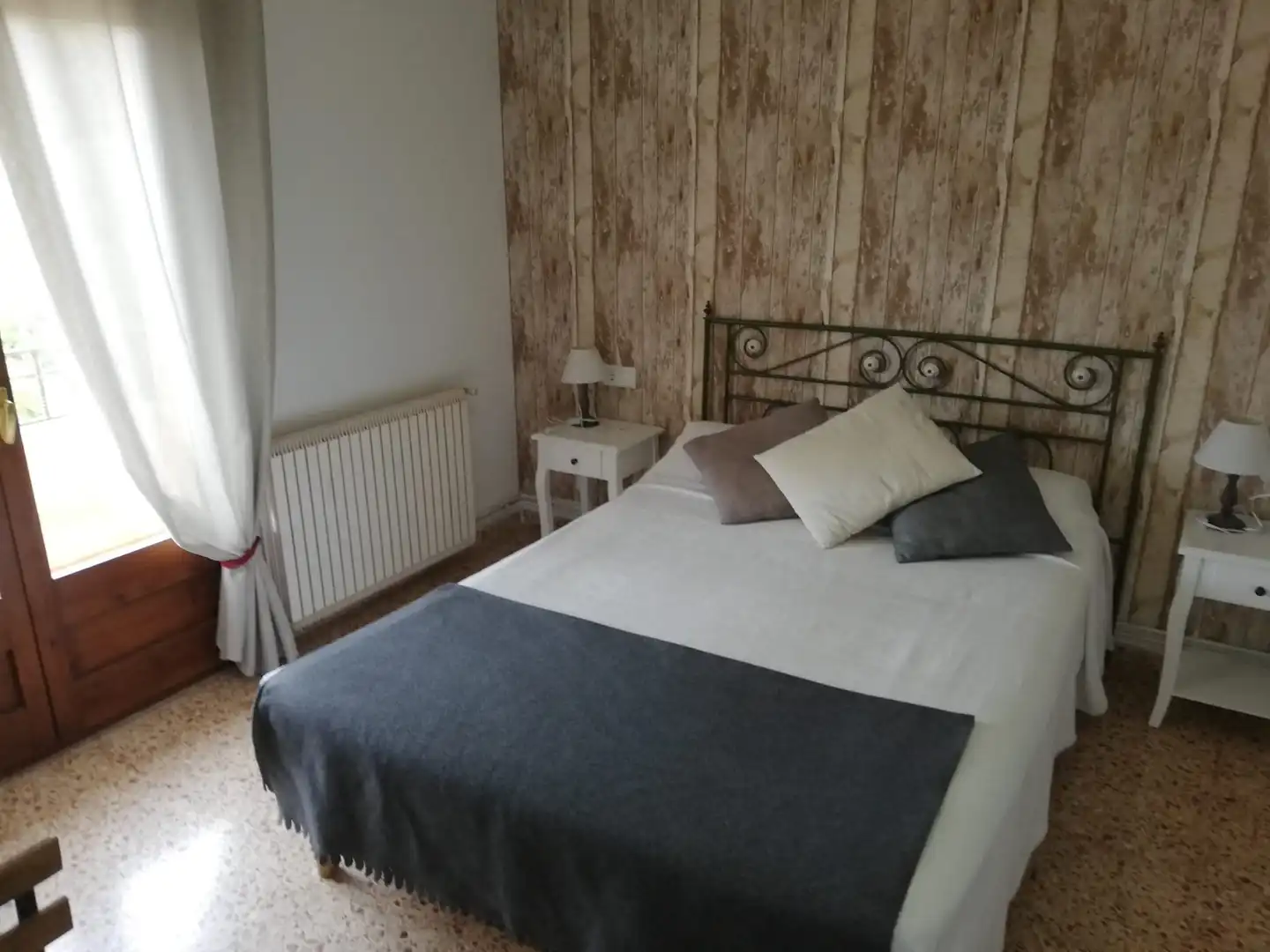 Schlafzimmer von Gebäude zur Miete in Tivissa