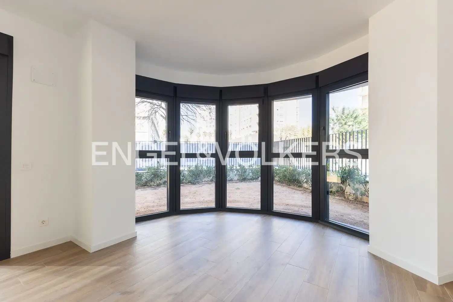 Apartments for sale in Valencia  with Air Conditioner, Heating and Private garden