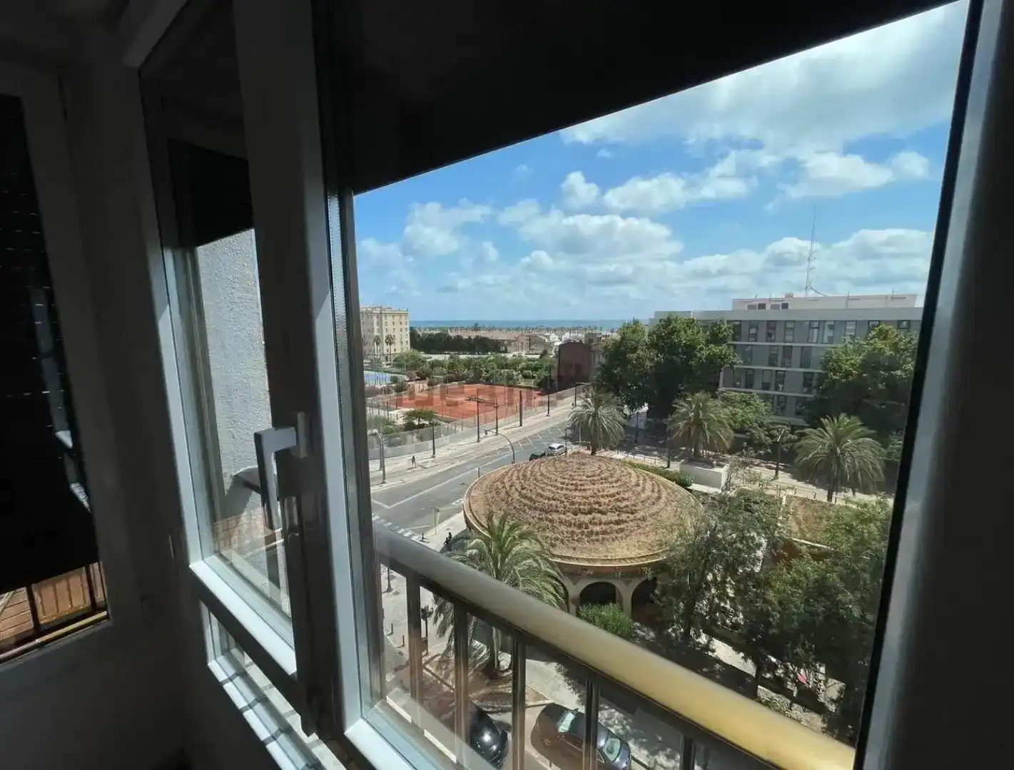 Exterior view of Flat for rent in Poblats Marítims