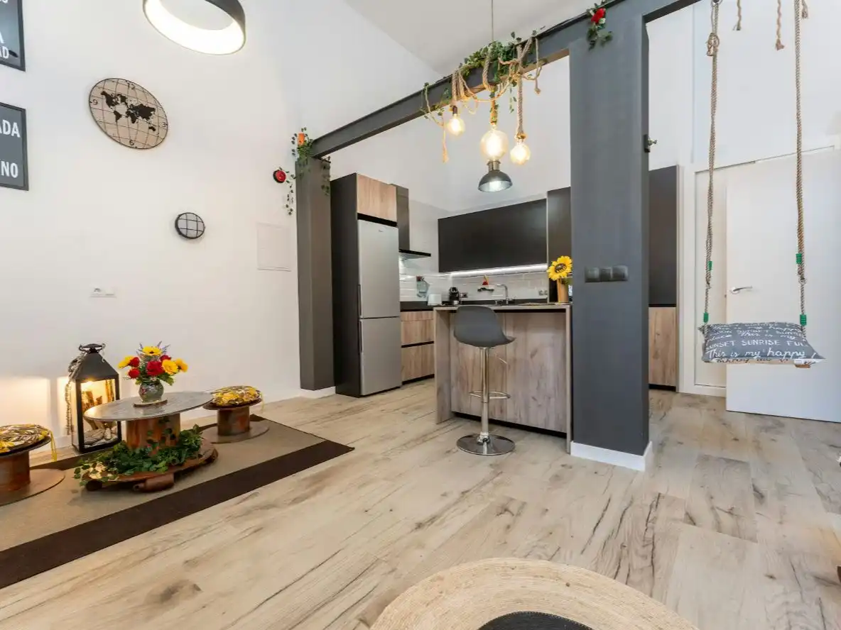 Cocina de Estudio de alquiler en Málaga con Aire acondicionado, Calefacción y Parquet