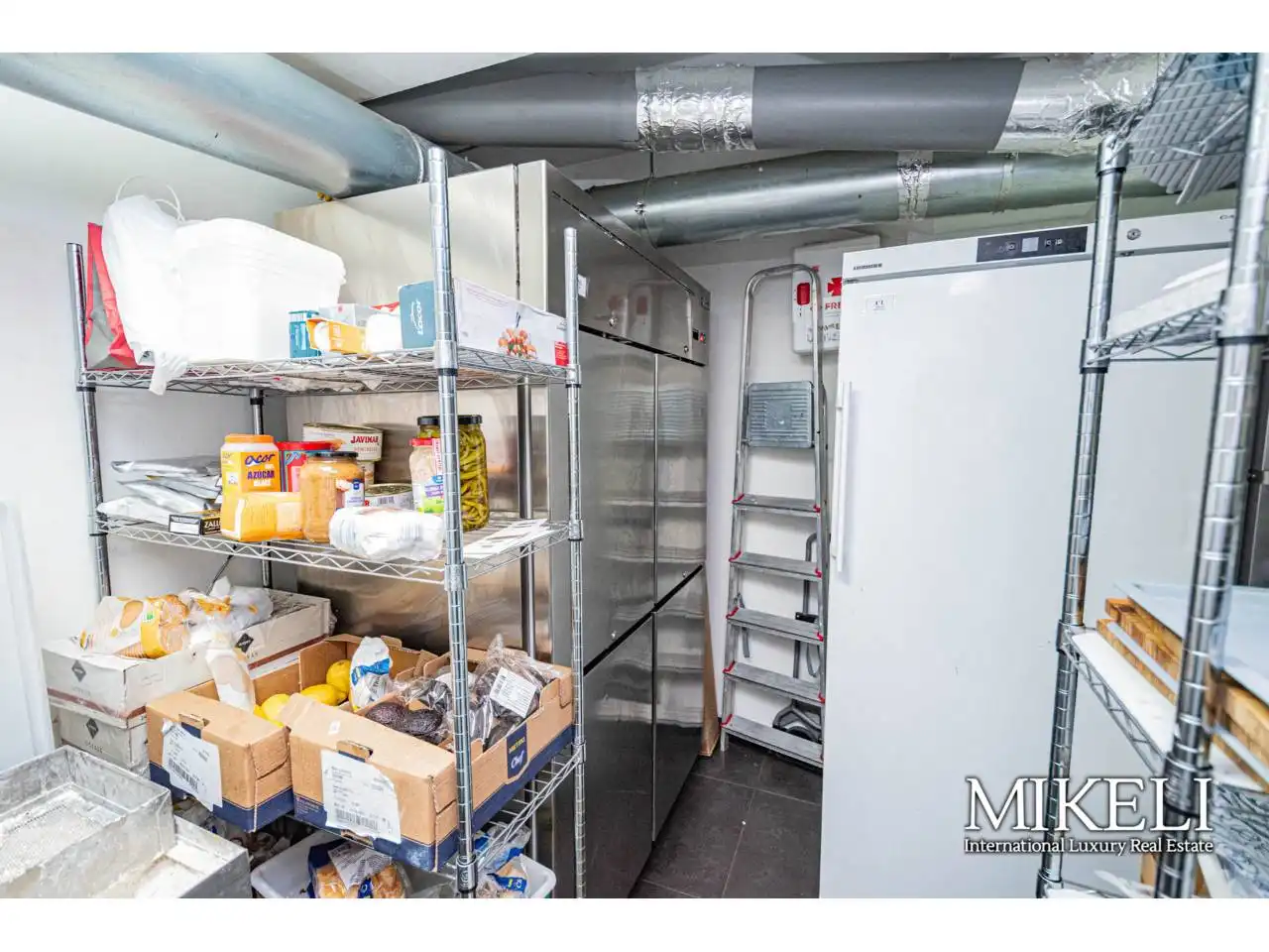 Cocina de Local en traspaso en Santander con Aire acondicionado y Alarma