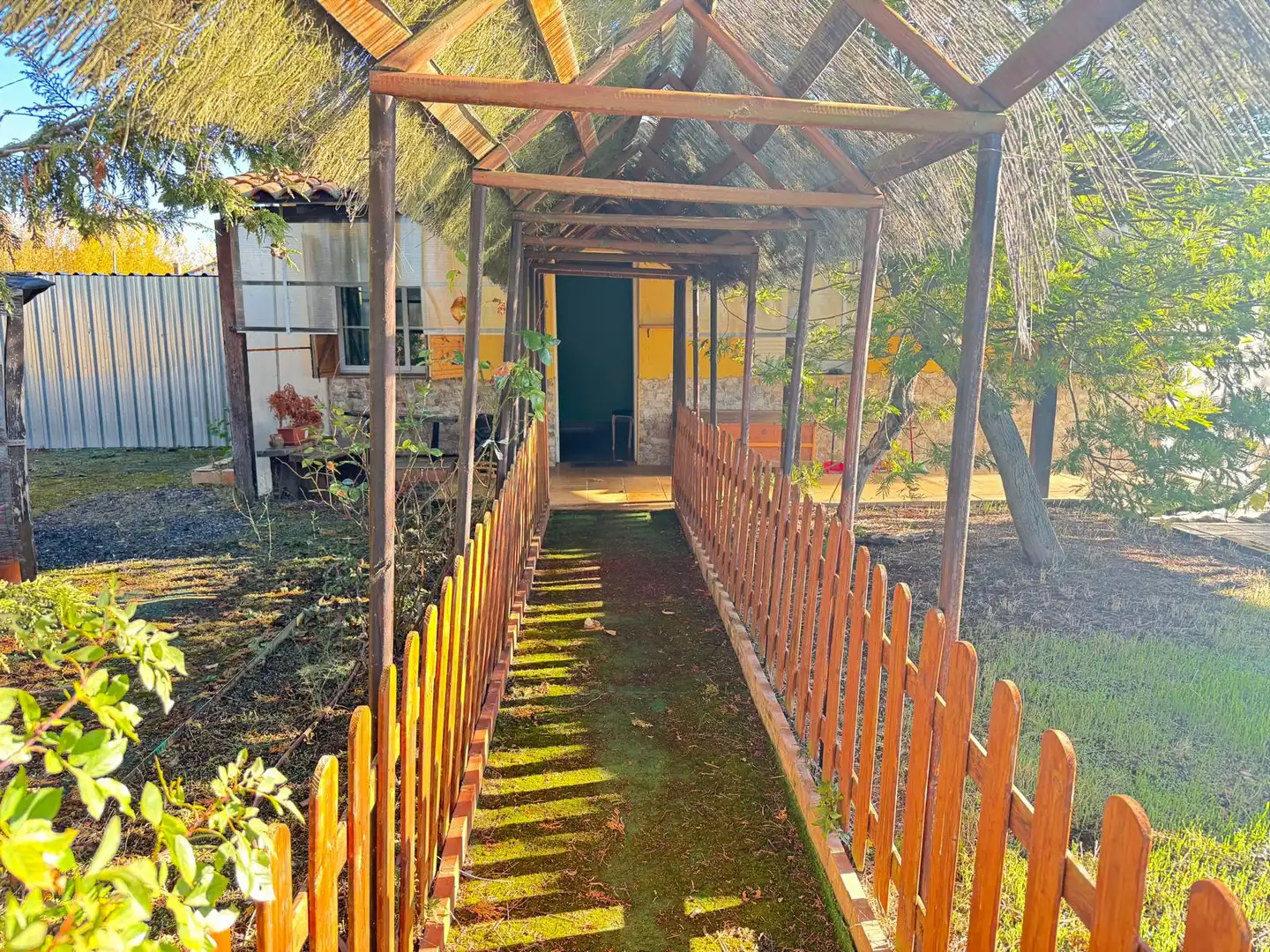 Houses for sale in Mansilla de las Mulas  with Heating, Private garden and Storage room