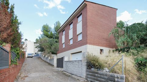 Solvia Inmobiliaria  Chalet independiente Corbera de Llobregat