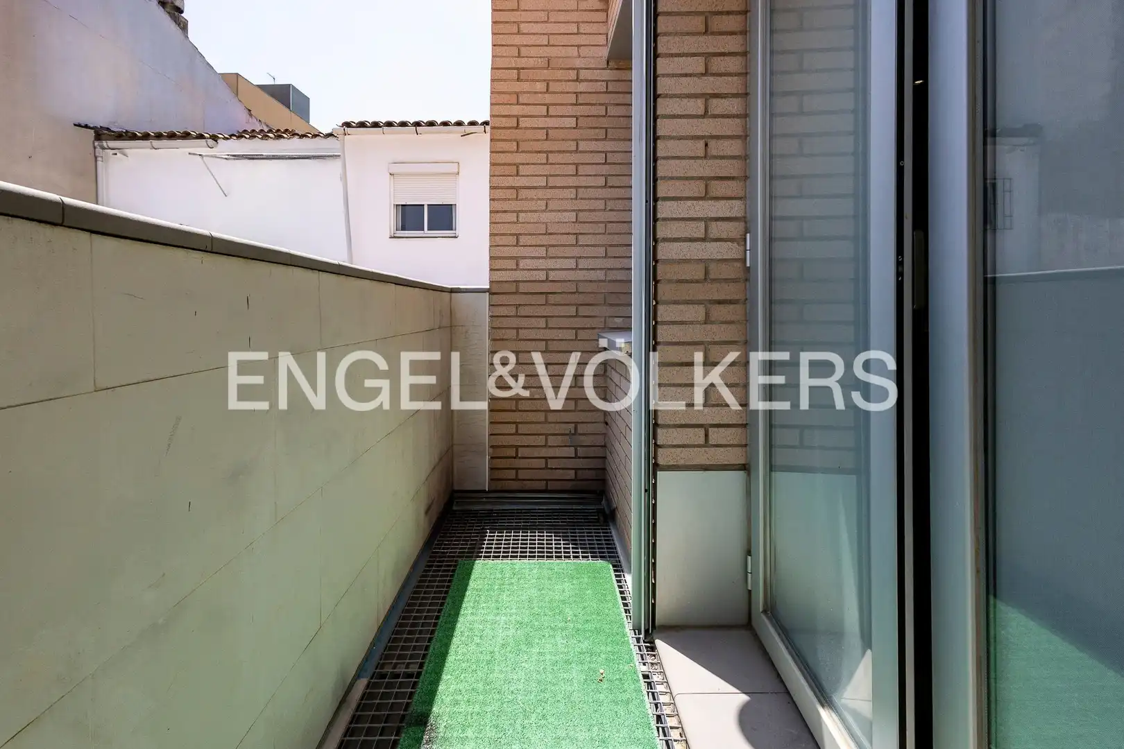 Terrassa de Planta baixa en venda en Sant Just Desvern amb Aire condicionat, Calefacció i Balcó