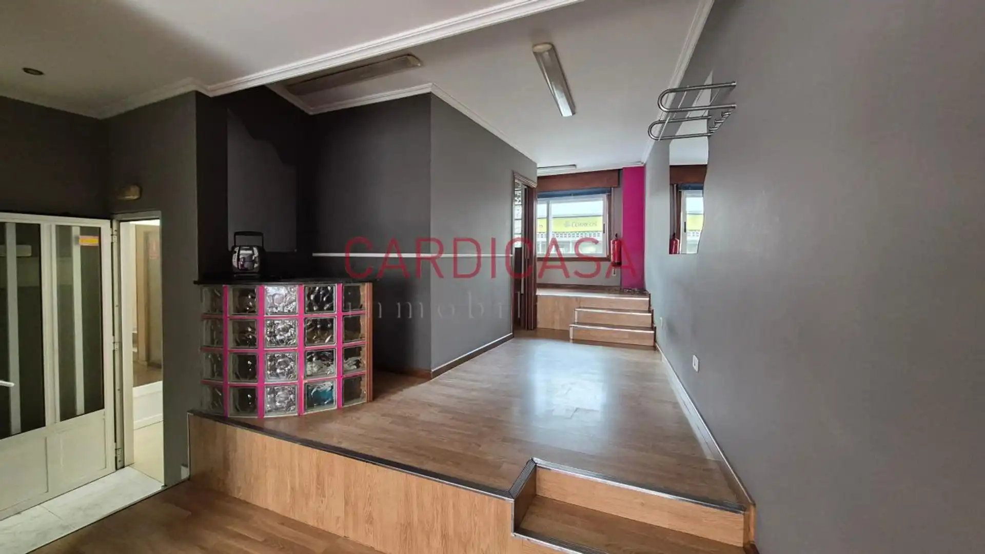 Local de alquiler en Vigo  con Amueblado