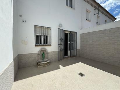Casa adosada en venda a Pilas